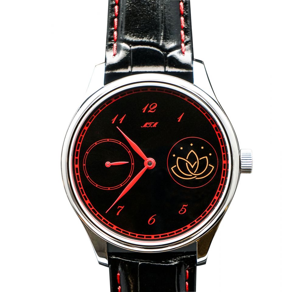 A special edition to celebrate the founding of Macau Horologe Association.