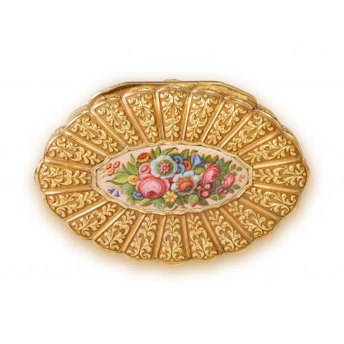 Gold and Enamel Oval-shaped and Scallop-edged Snuff Box