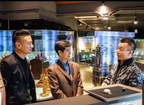 故宮博物院鐘錶修複大師到訪我館